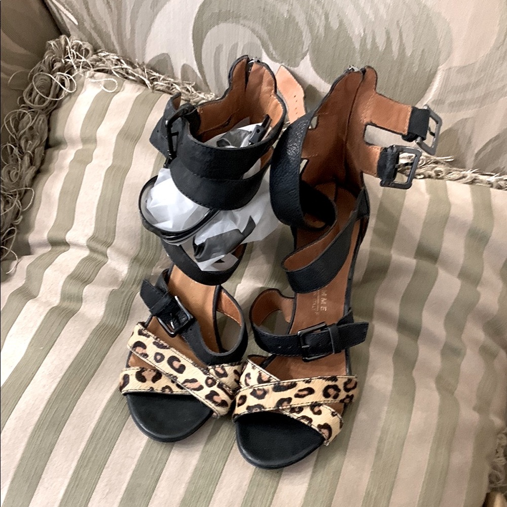 Chic Black and Leopard Print Heels